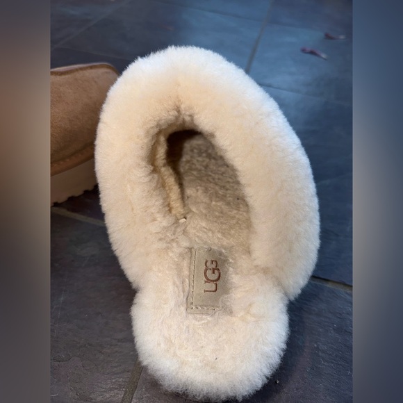 UGG Women's Cream Disquette Slippers - Picture 5 of 10